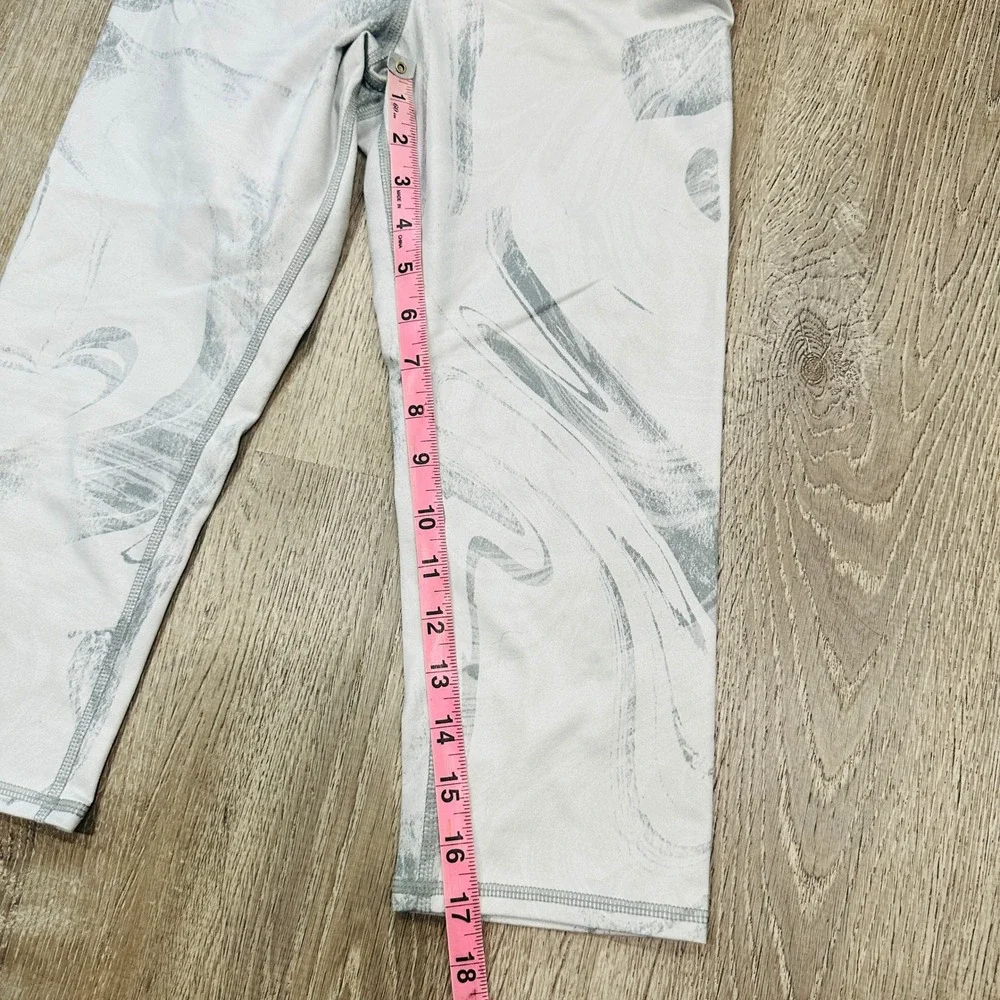 Alo Yoga Womens XS‎ Grey White Marble Abstract Print Cropped Leggings High Rise